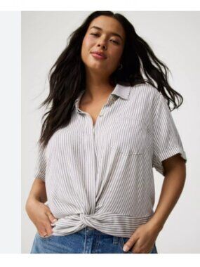 TORRID Crinkle Gauze Twist Front Shirt 1X Plus Size Collared Stripe Striped Top